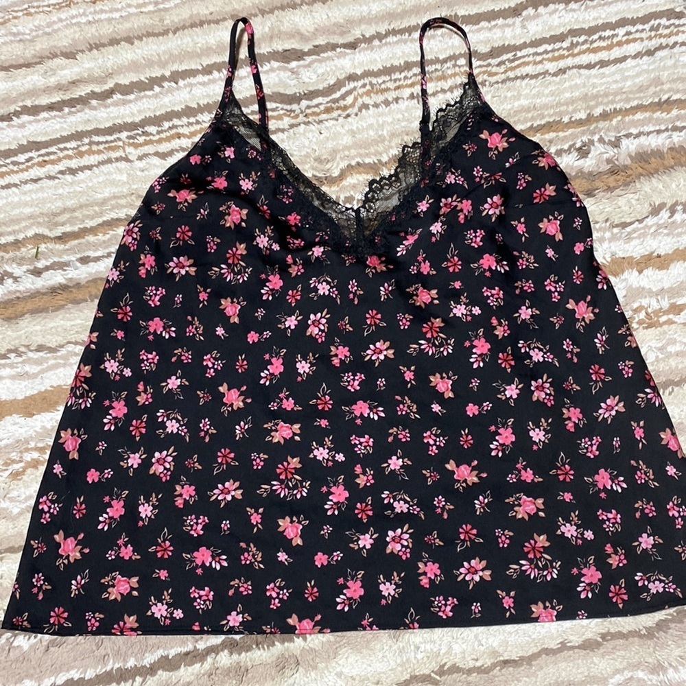 Victoria’s secret’s lace slip​​